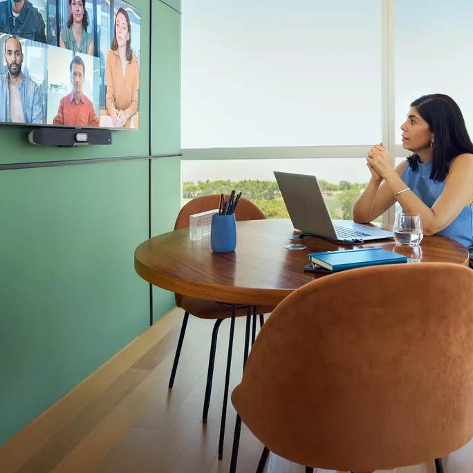 Poly Studio V12 4K USB-Videobar (ohne Netzteil), Zertifiziert für Microsoft Teams und Zoom, BYOD – Bild 3